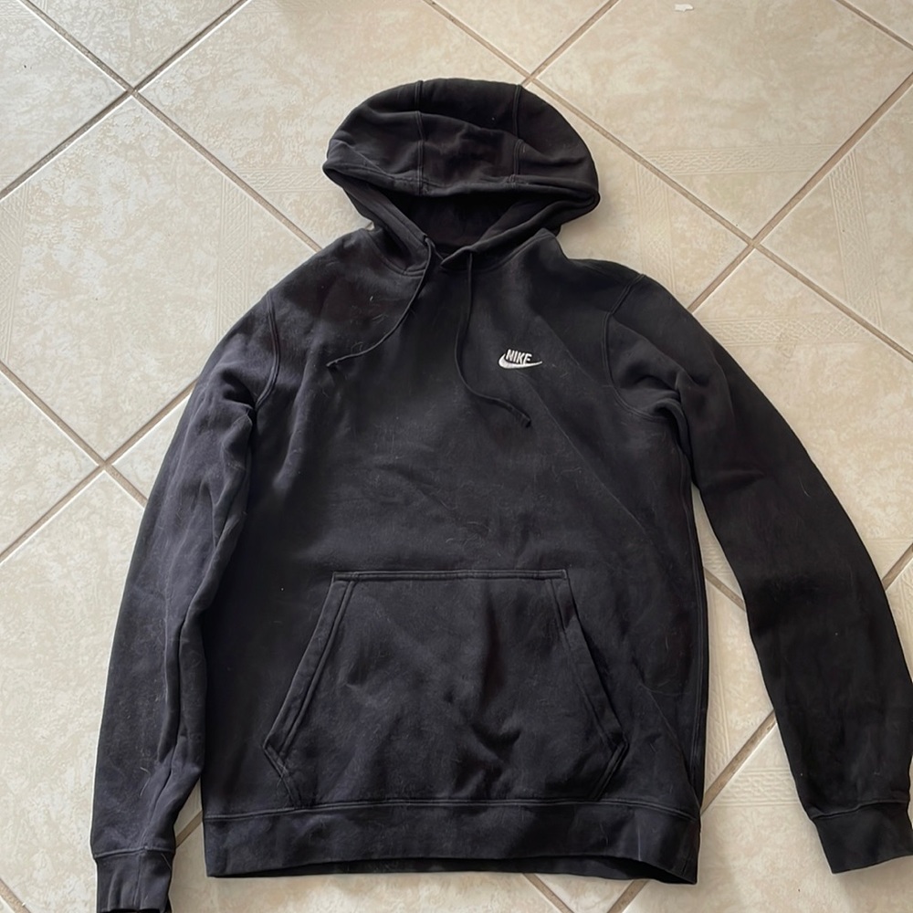 Size Medium Classic Nike Logo Hoodie